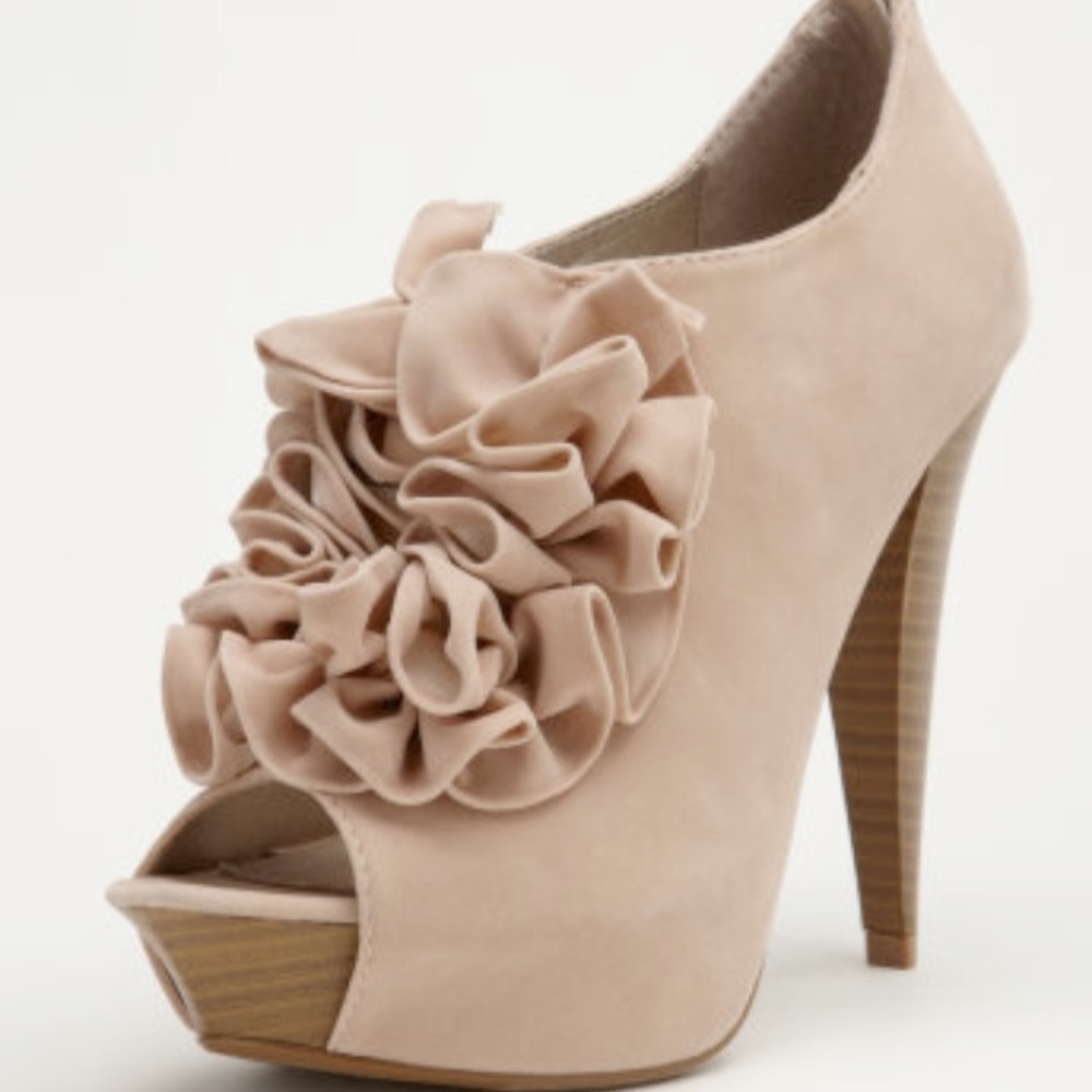 Tan suede heels with ruffle